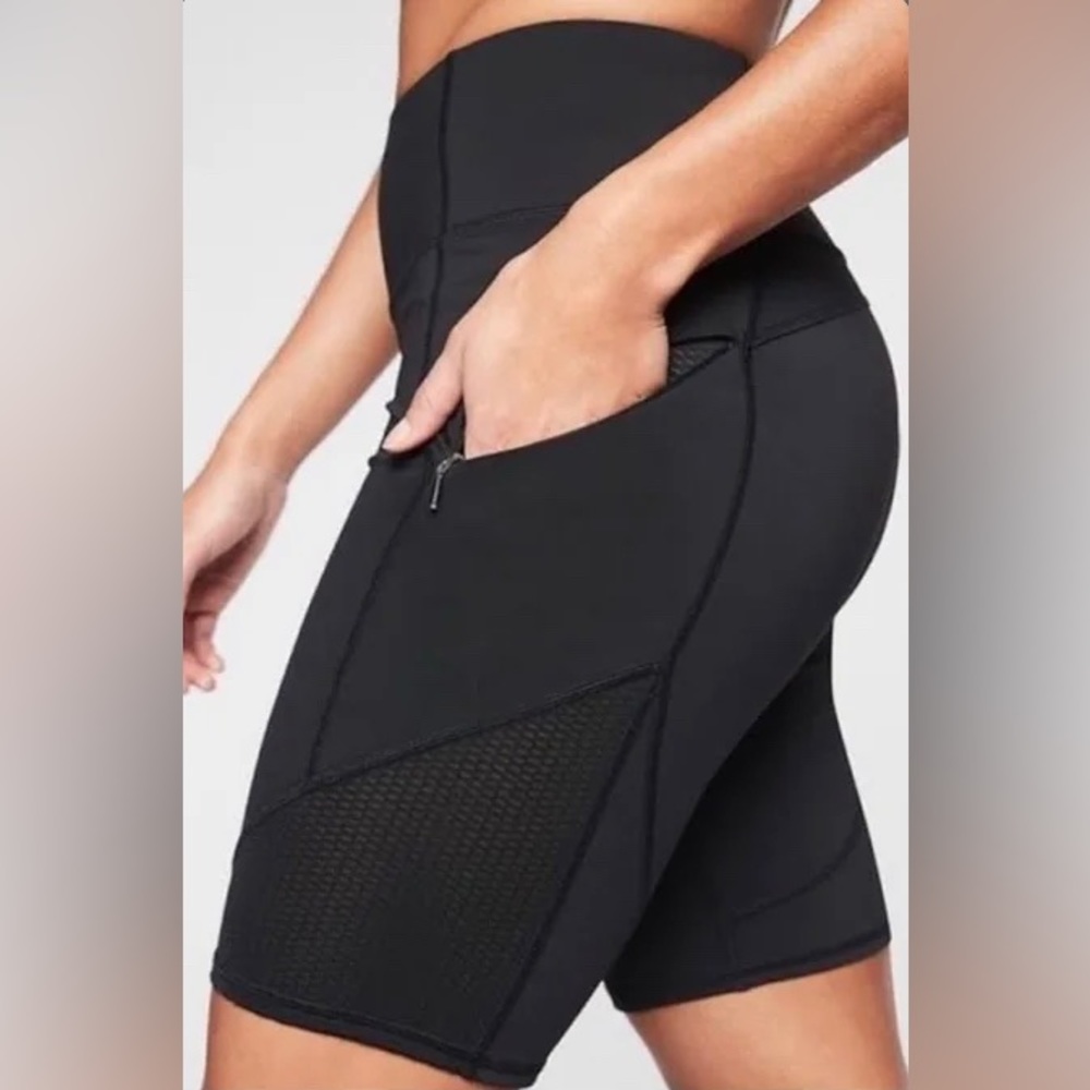 Athleta cycling shorts in black